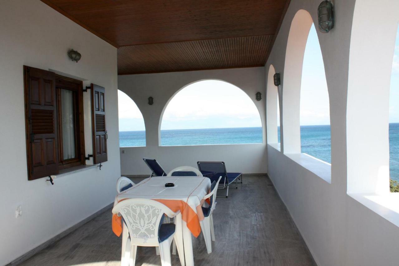 Ferienwohnung El Mar Kómboi Exterior foto